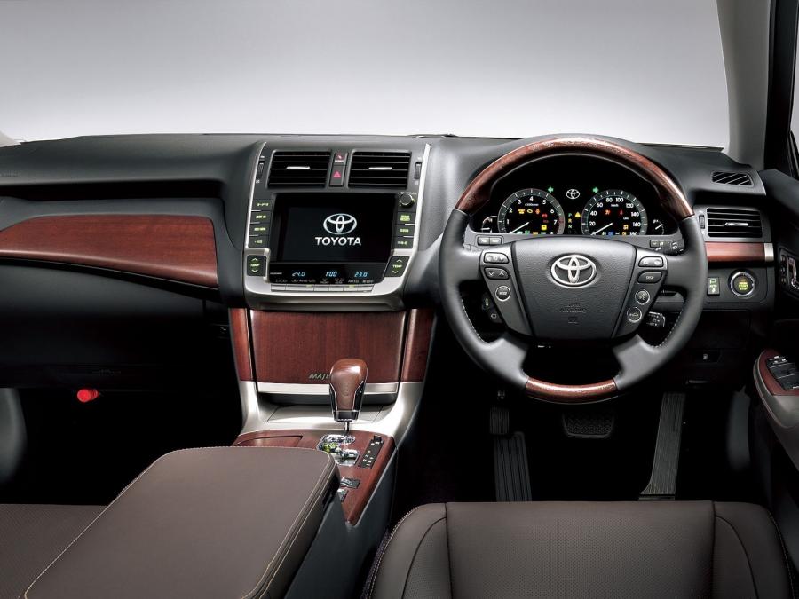  Toyota Crown Majesta 2009 года  (фото 2 из 21)